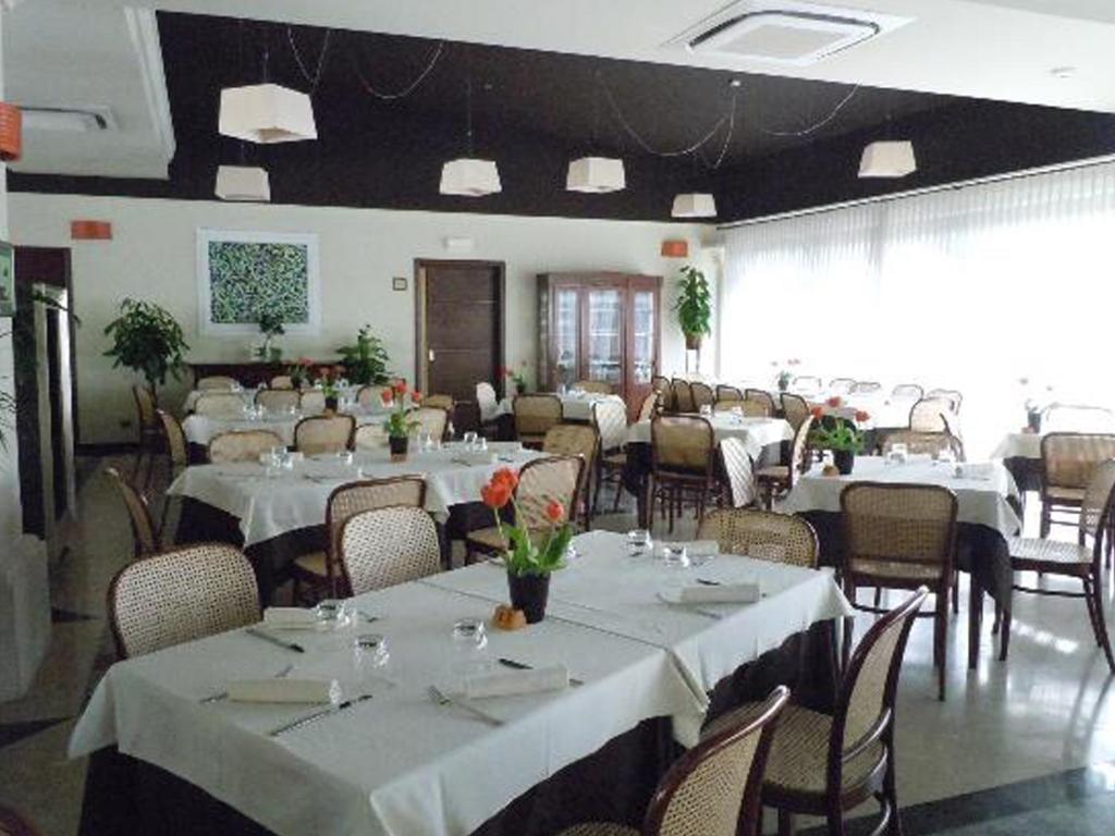 Hotel Adriatico ทริกาเซ ภายนอก รูปภาพ